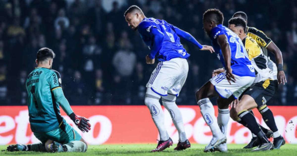 Cruzeiro decepciona e é derrotado pelo Criciúma no Brasileirão