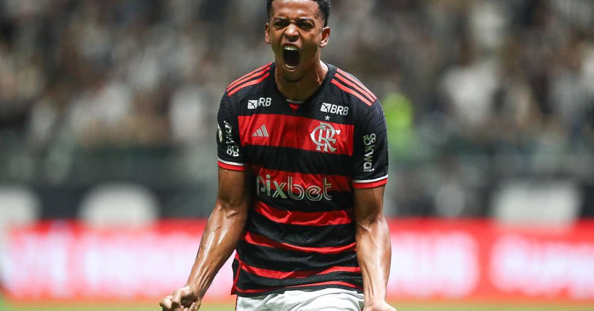 Eficiência comprovada: Carlinhos marca primeiro gol e confirma competência no ataque.