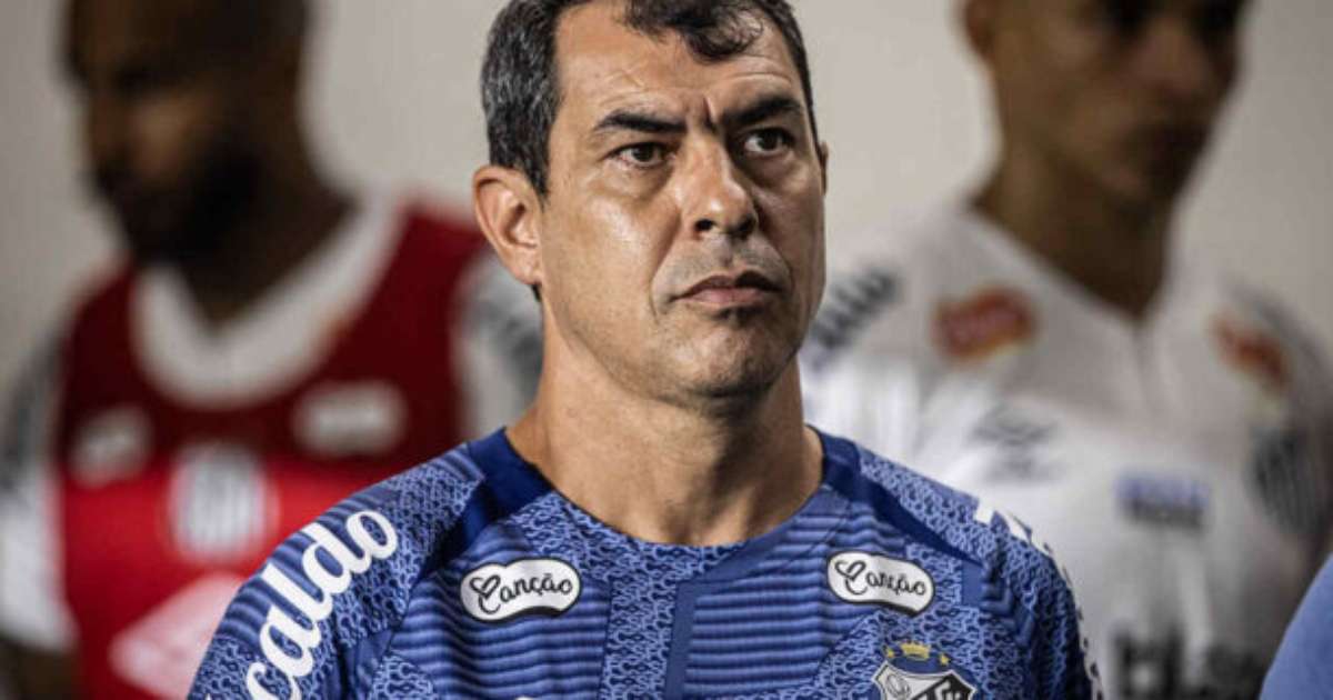 Carille desconversa sobre suposto interesse do Corinthians no mercado de transferências