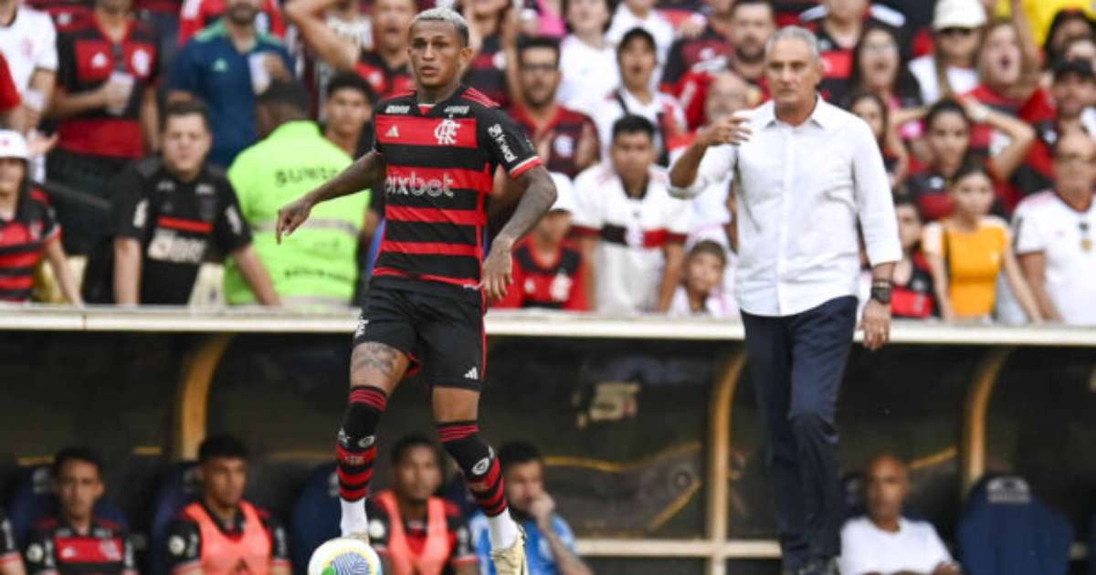 Flamengo recusa proposta de clube inglês por Wesley no mercado de transferências.
