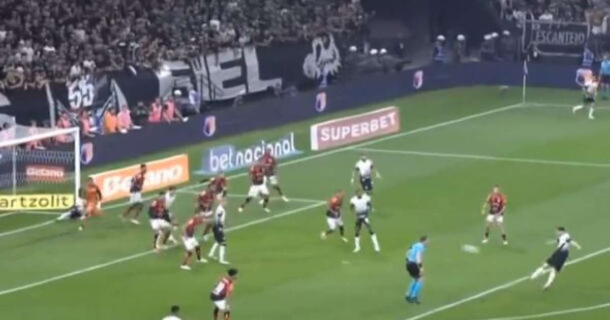 Corinthians vence Vitória com gol no fim e encerra jejum no Brasileirão