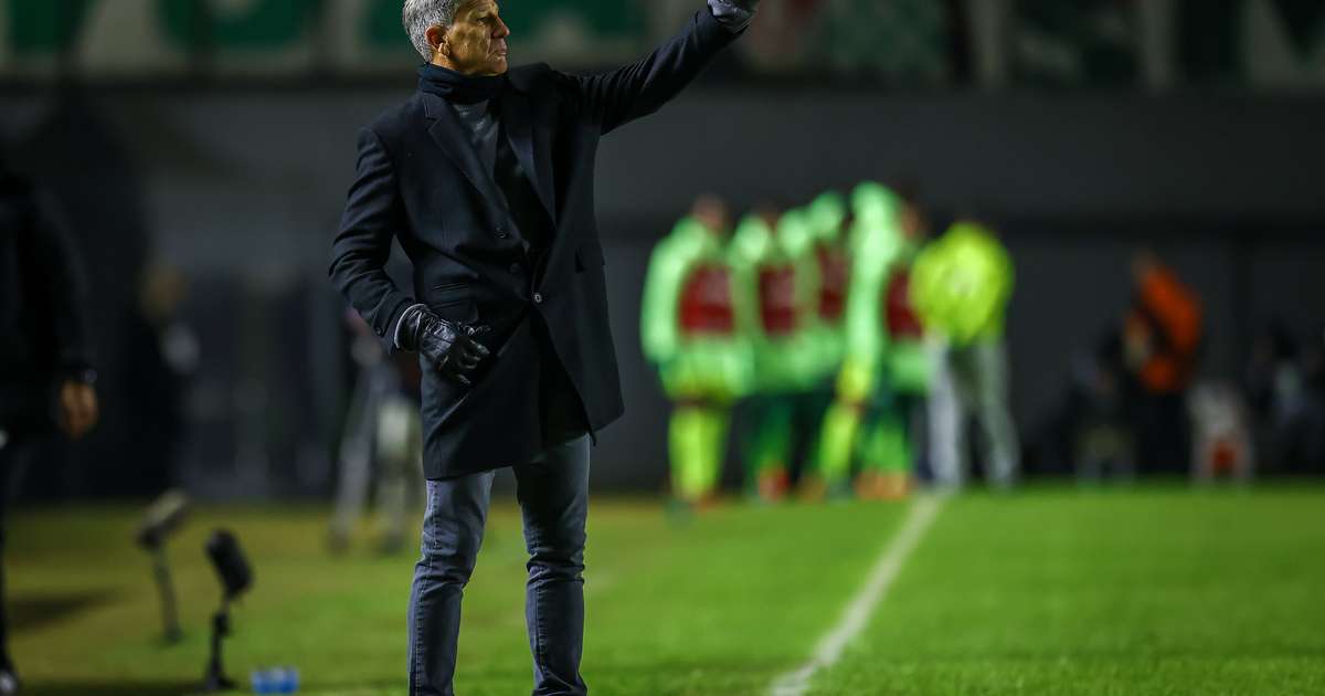 Renato Gaúcho responde críticas da torcida: Importância de receber feedback construtivo.