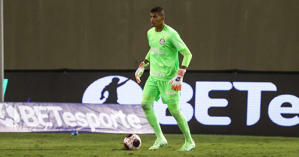 Goleiro Aranha renova contrato e celebra permanência no Palmeiras: 