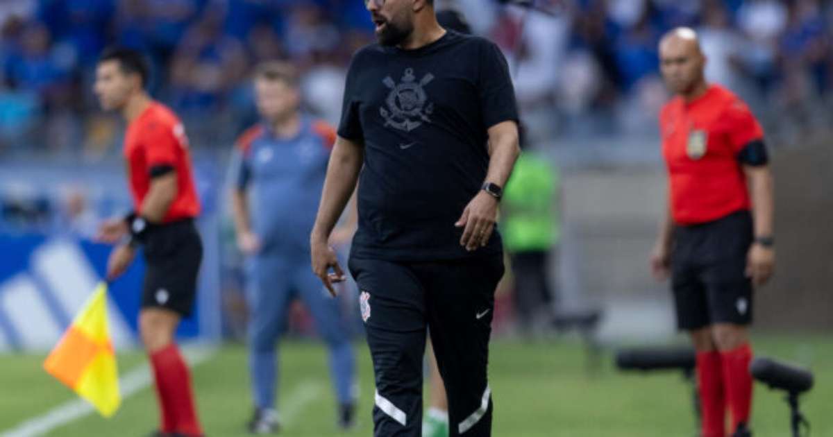 Interino do Corinthians analisa equilíbrio após mais uma derrota no Brasileirão.