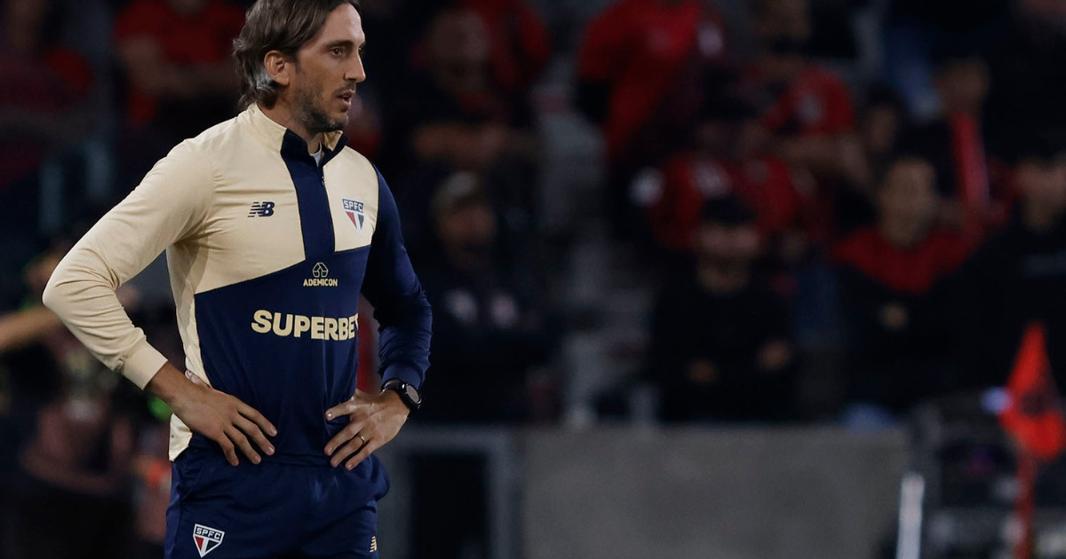 Interesse do Equador em Zubeldía é desconhecido por auxiliar após vitória no Brasileirão