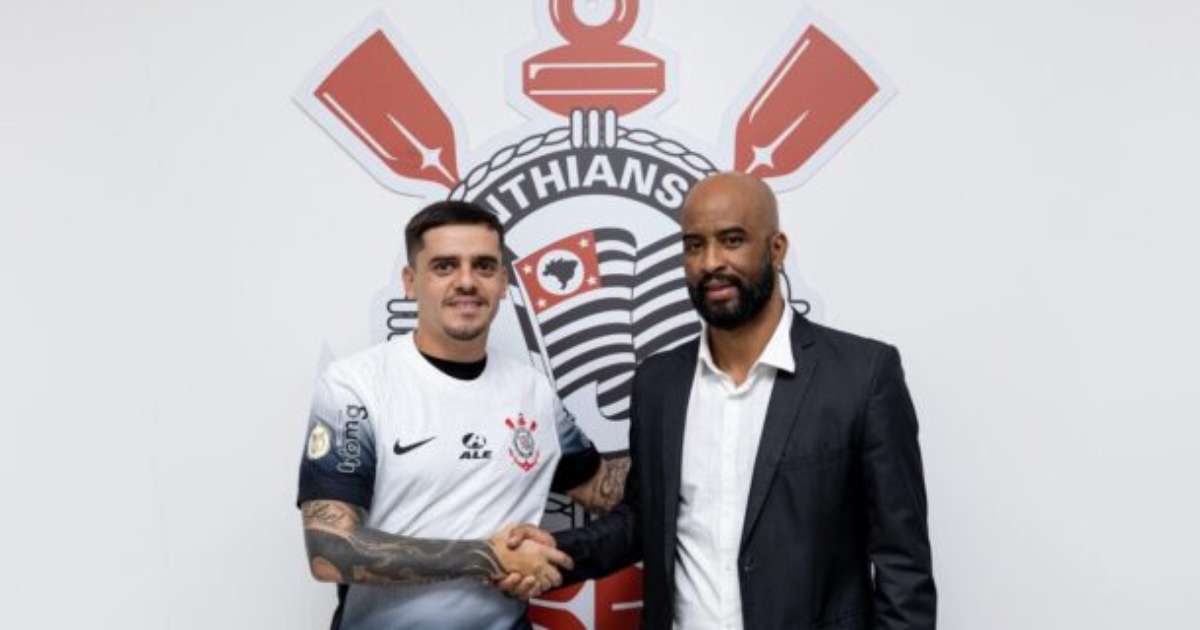 Corinthians renova contrato com lateral Fagner para próxima temporada.