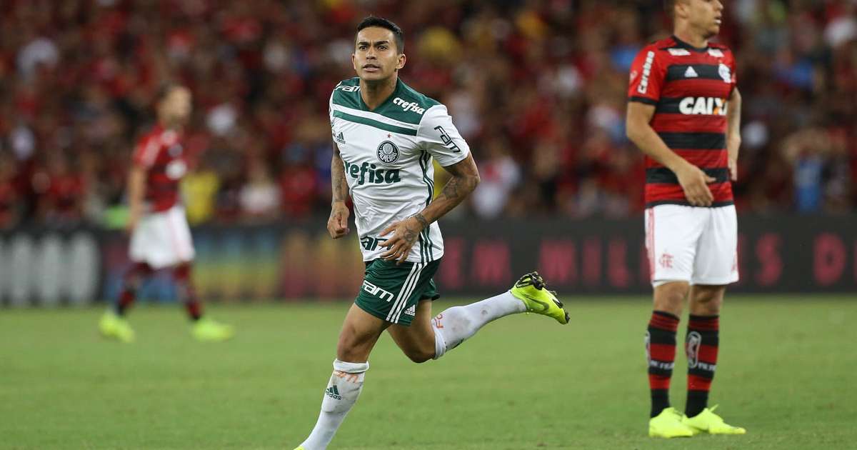 Palmeiras erra em querer negociar Dudu com o Flamengo