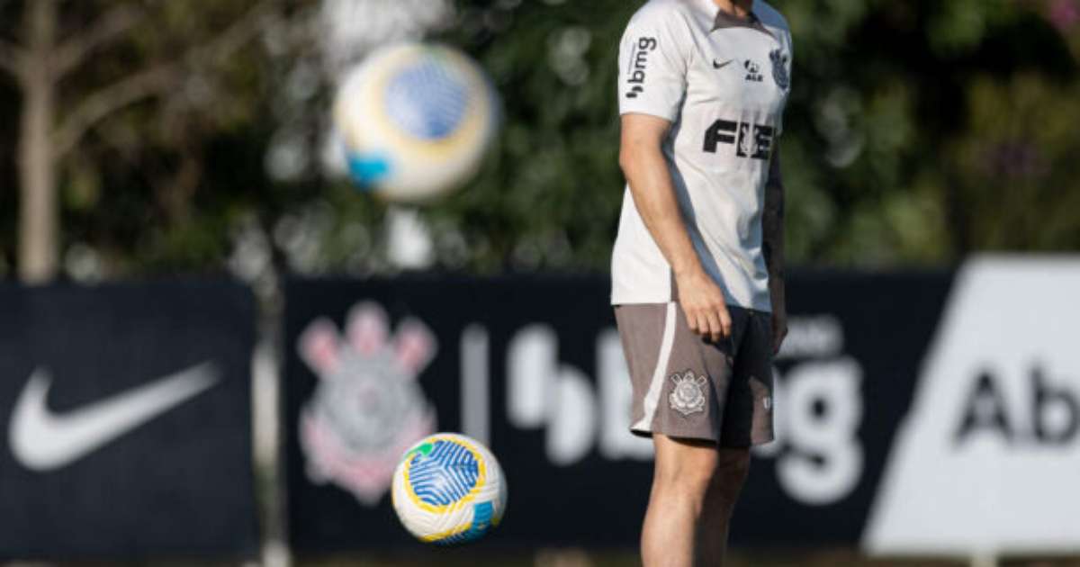 Laruccia planeja ajustes táticos no Corinthians para jogo contra o Vasco