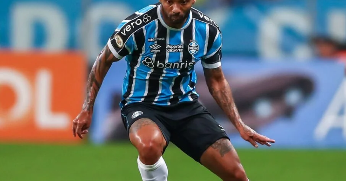 Grêmio avalia contratação de atacante argentino para reforçar o elenco.