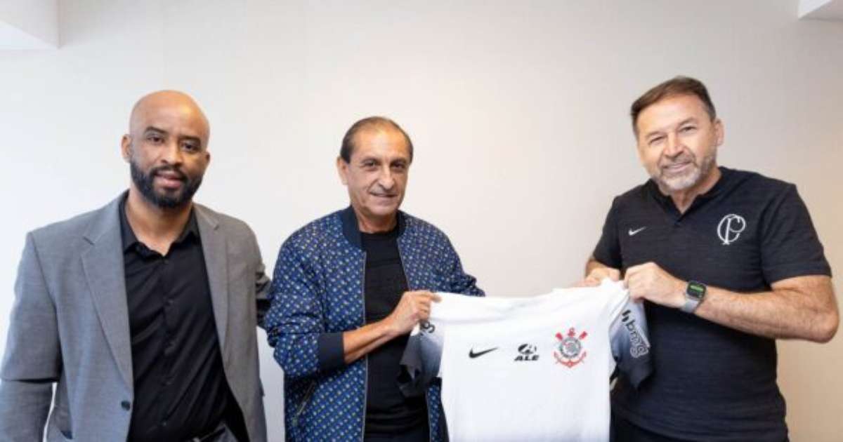 Entrega e atitude: Ramón Díaz exige postura dos jogadores do Corinthians.