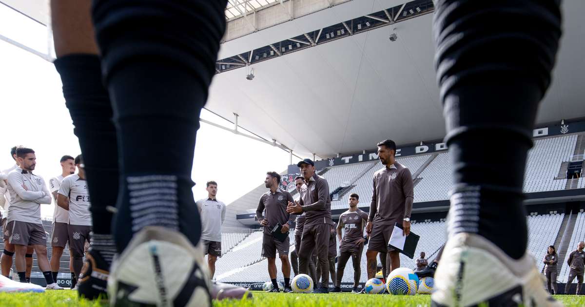 Corinthians prepara-se na Neo Química Arena para enfrentar o Criciúma.