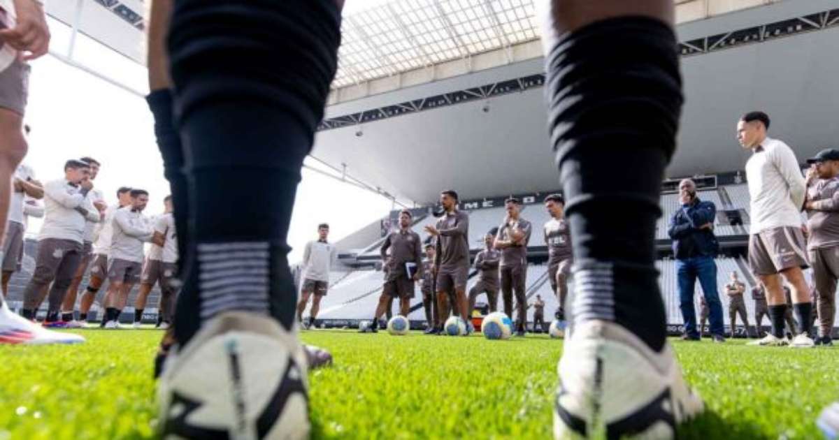 Treino pré-estreia de Ramón Díaz na Arena Corinthians.