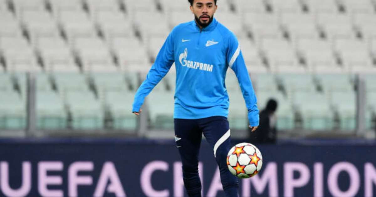 Presidente do Zenit desmente possível negociação de Claudinho com Flamengo.