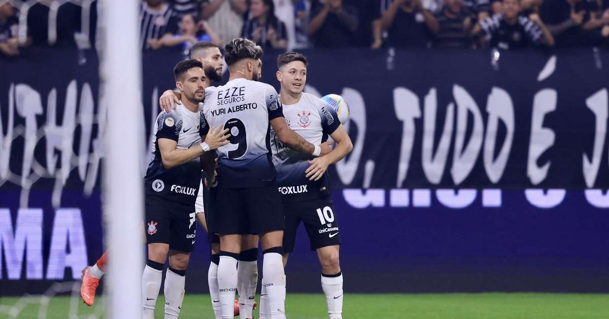 Novas mudanças na escalação do Corinthians com Hugo Souza e retorno de Fagner.