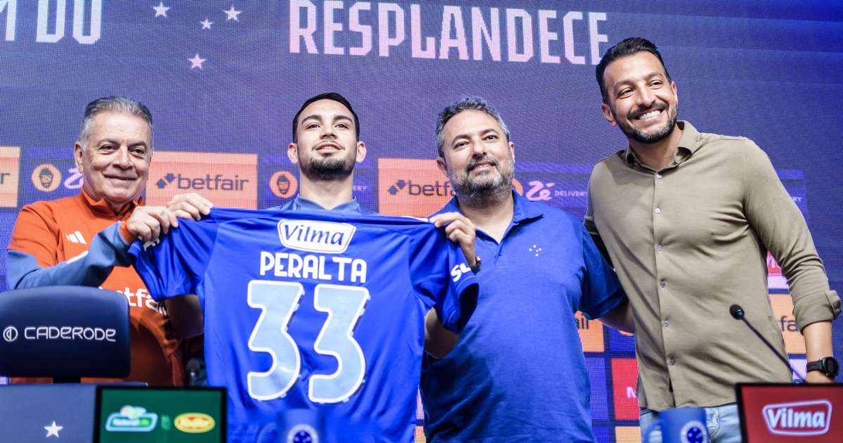 Peralta destaca interesse em vestir a camisa do Cruzeiro na coletiva.