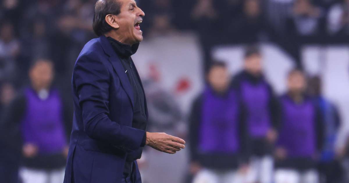 Ramón Díaz aposta em Hugo Souza e prevê evolução do Corinthians no campeonato.