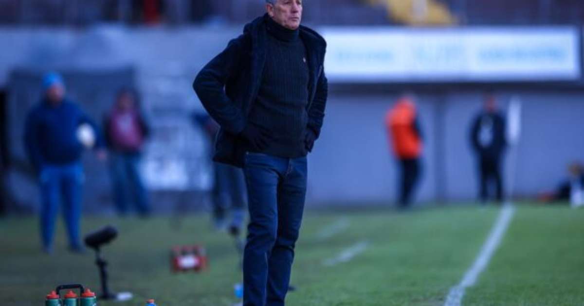 Gripo impede Renato Gaúcho de dirigir Grêmio contra São Paulo.