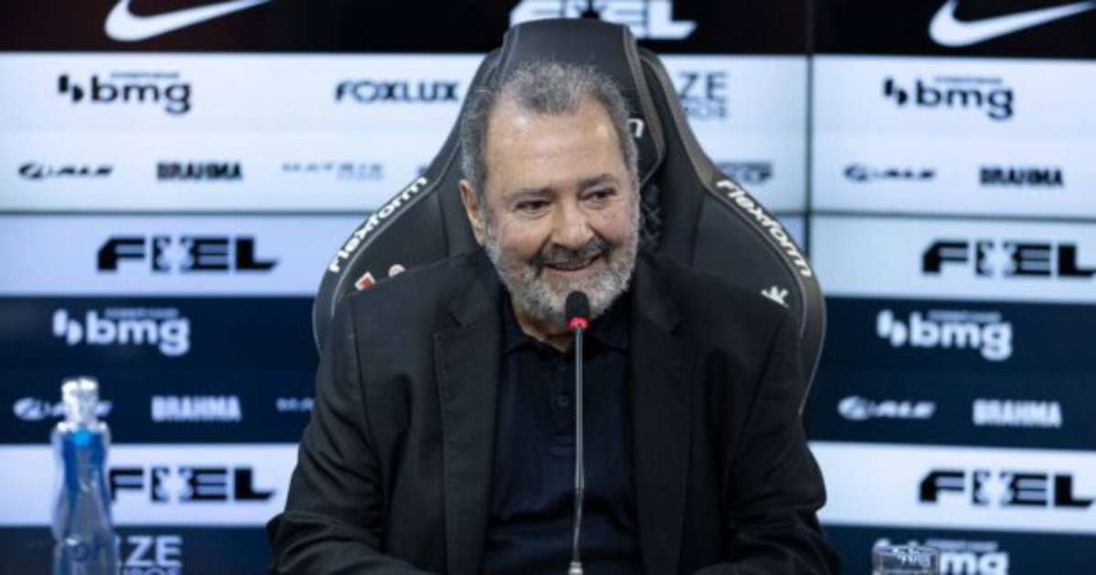 Corinthians apresenta proposta de contrato para novo CEO da equipe.
