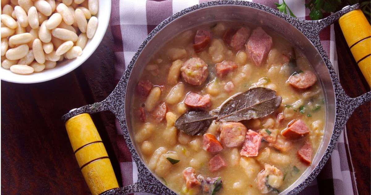 Como cozinhar feijão-branco na panela de pressão? Aprenda o jeito certo!