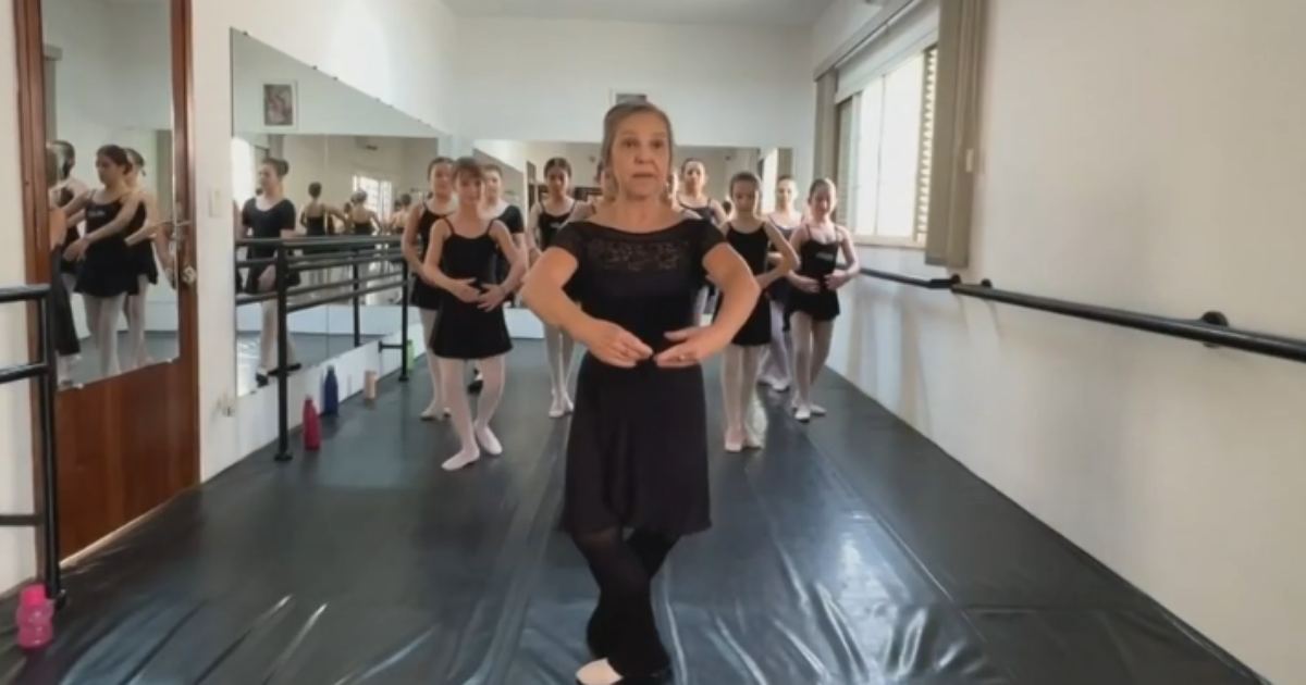 Ballet dancer discovers ovarian cancer after doctor says she was 'scared of gaining weight'