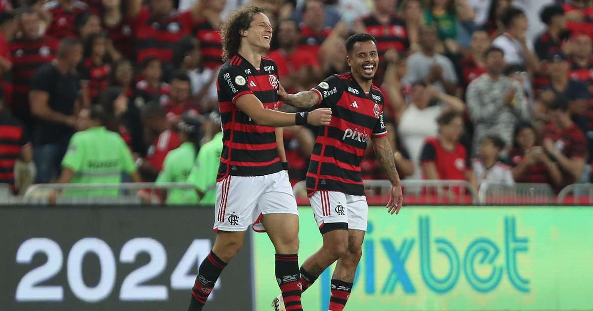 Flamengo busca liderança enfrentando o Vitória no Barradão