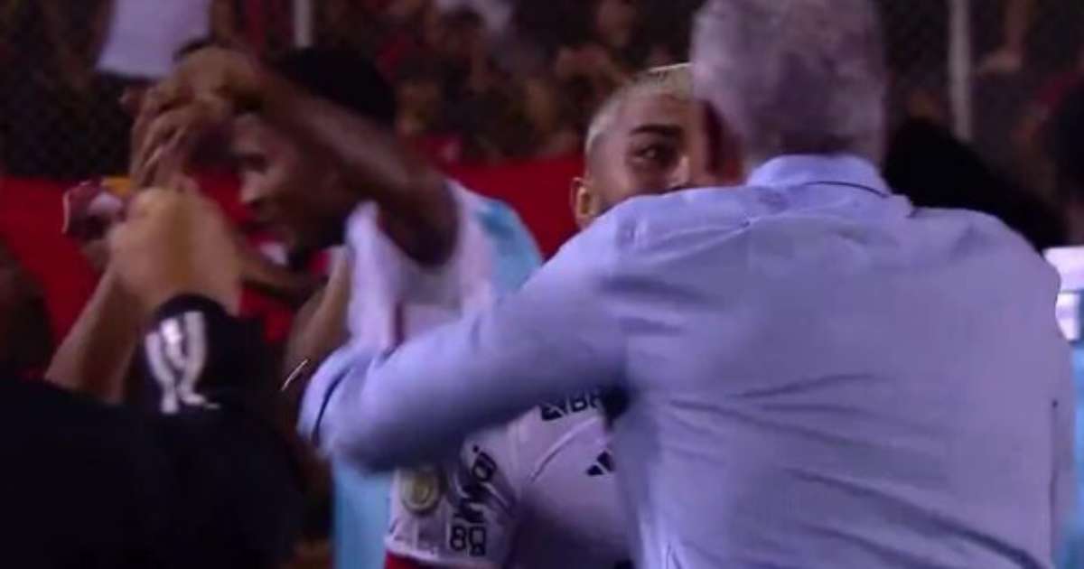 RECONCILIAÇÃO? Comemoração intensa de Gabigol com Tite agita torcida do Flamengo