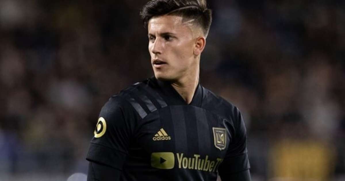 REFORÇO DE SELEÇÃO! Corinthians avança em negociação para contratar atacante da seleção uruguaia