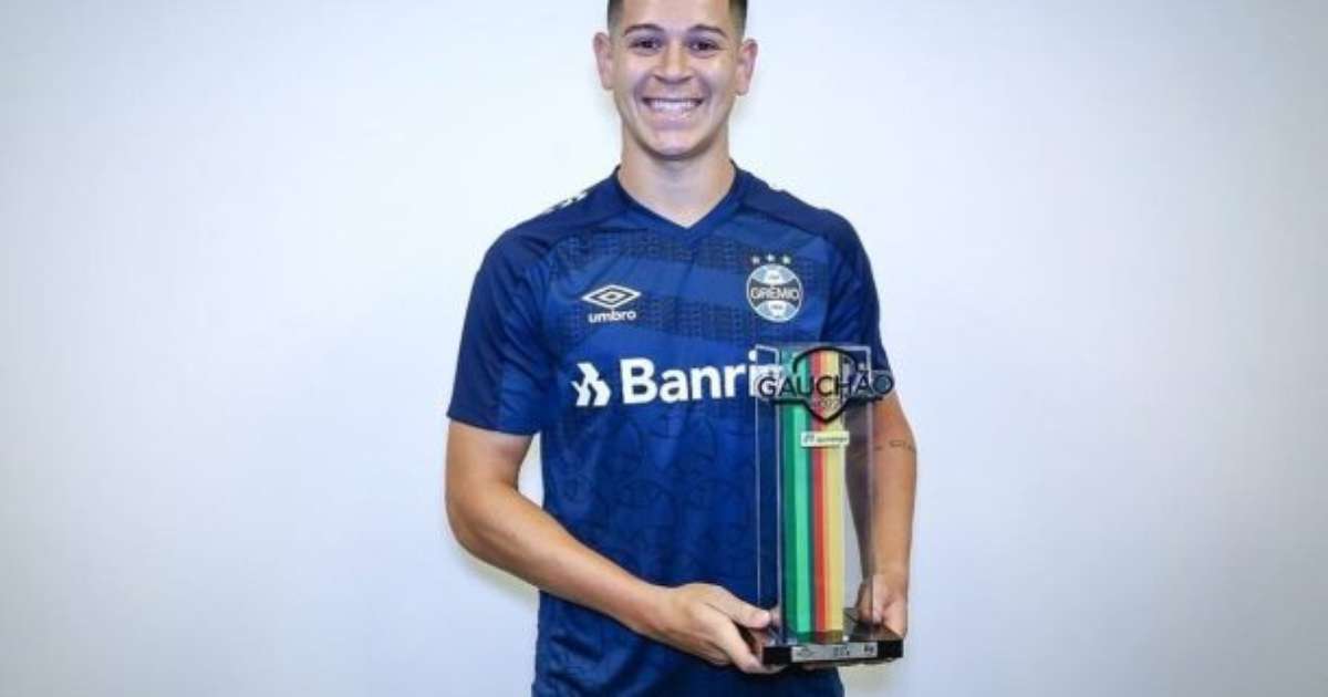 Grêmio recusa propostas por destaque na defesa: jovem zagueiro é prioridade.