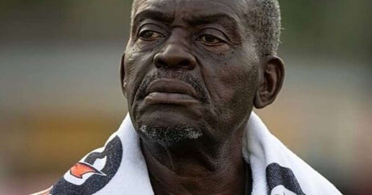 Dar Bola: Denir batizará equipamento esportivo no Rio de Janeiro