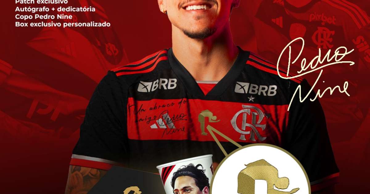 Pedro, do Flamengo, Recebe Kit Exclusivo Em Loja De Licenciamento.