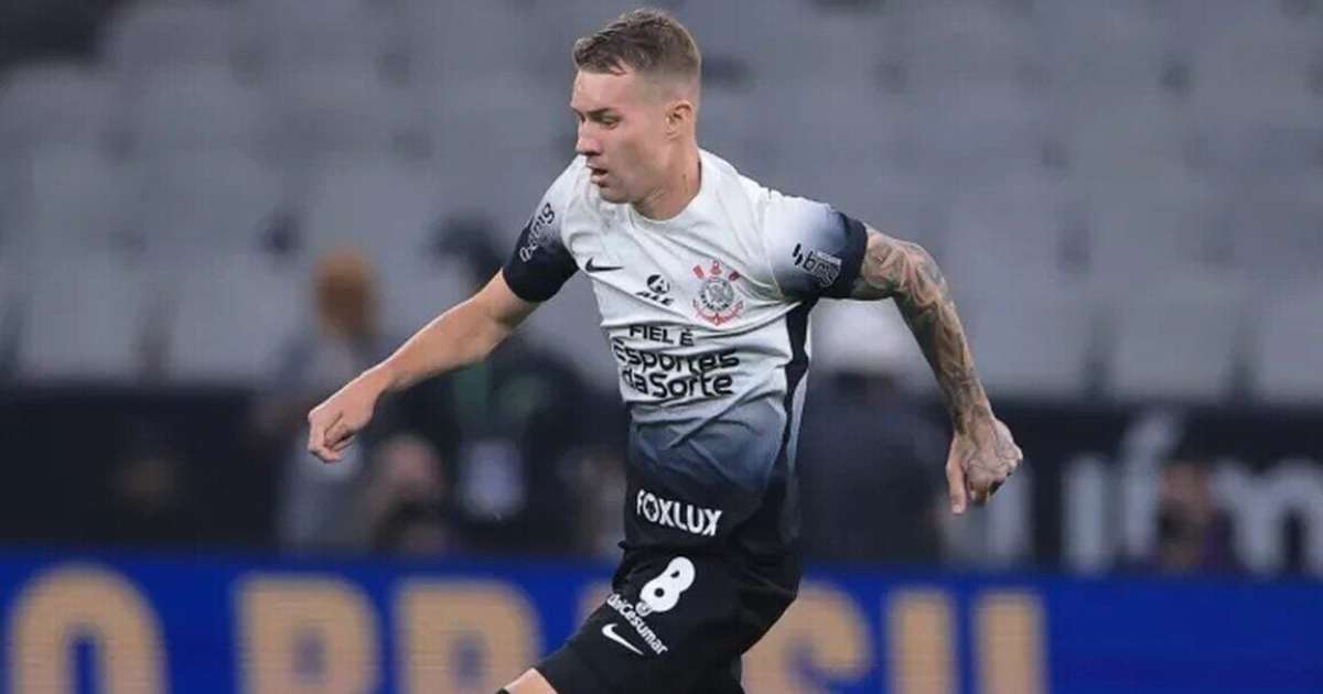 Charles explica versatilidade e preferência pela camisa 8 no Corinthians.