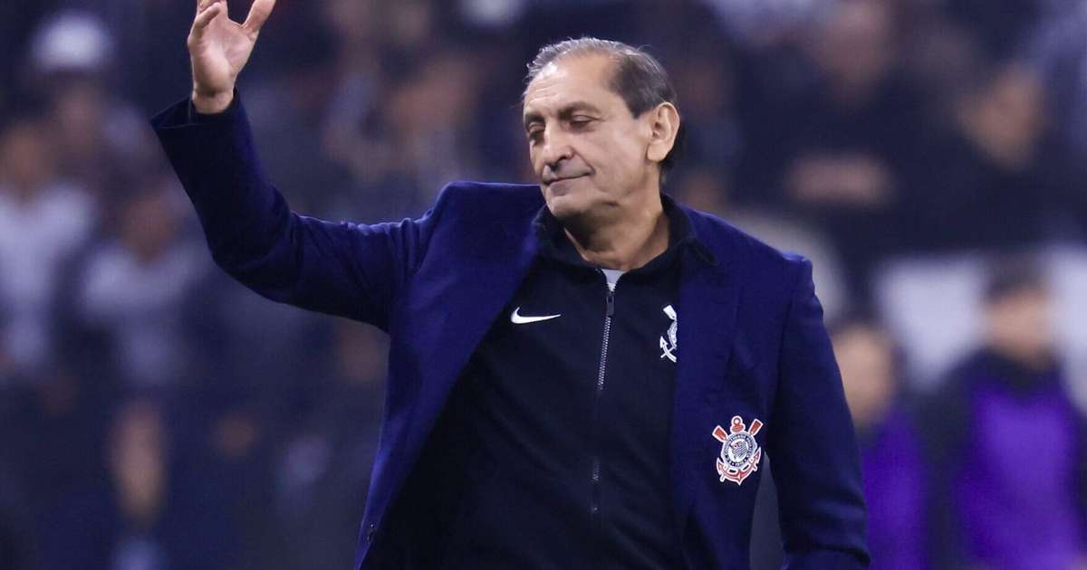 América-MEX impede saída de alvo do Corinthians, que busca alternativas.