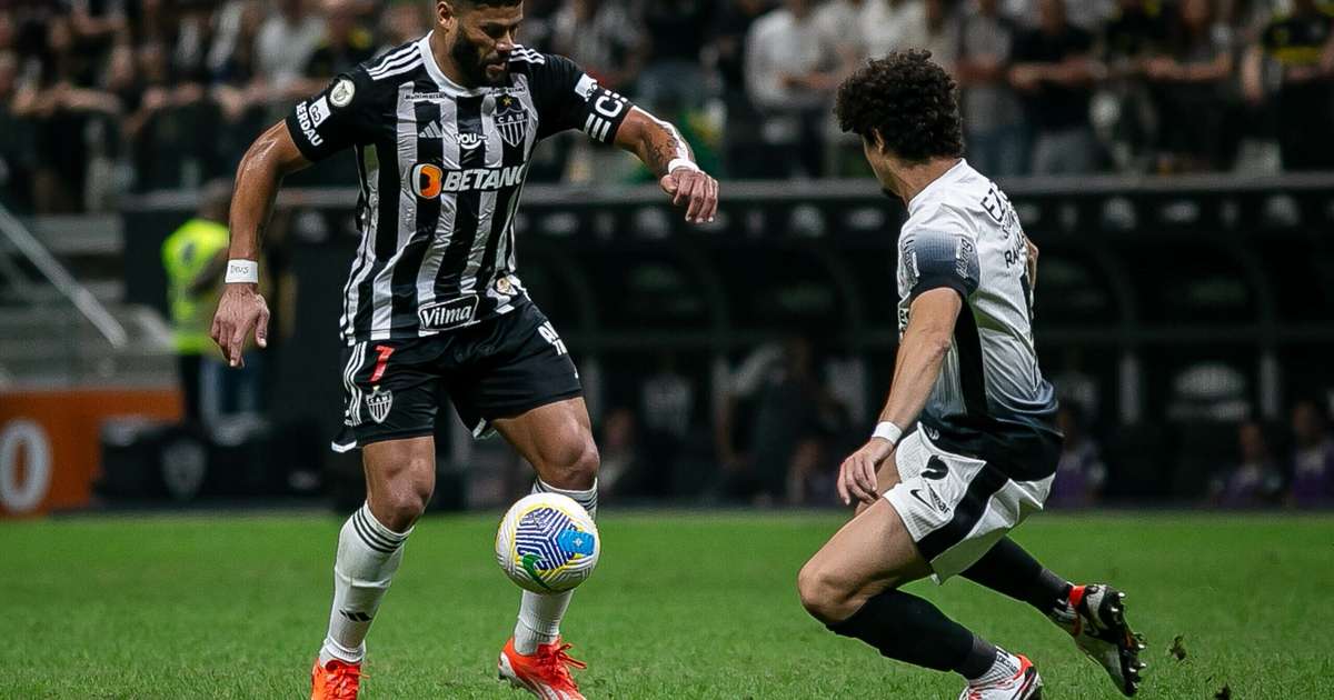 Hulk faz dois gols de pênalti e garante vitória do Atlético-MG sobre Corinthians.