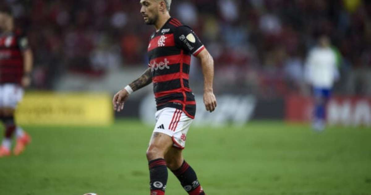 Arrascaeta se destaca e se torna o 2º maior artilheiro estrangeiro do Brasileirão