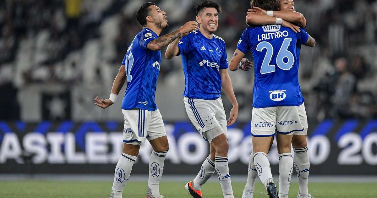 Ex-atleta elogia o Cruzeiro como o Melhor Time do Momento no Futebol.