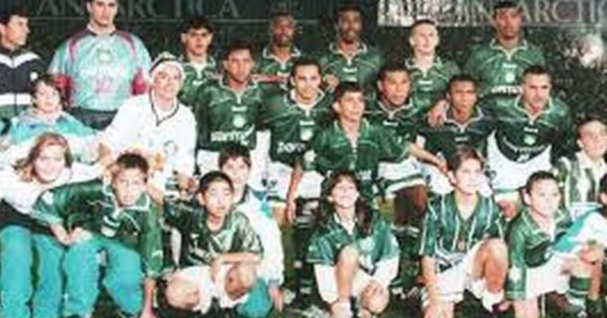 Palmeiras realiza virada épica contra o Flamengo na Copa do Brasil.