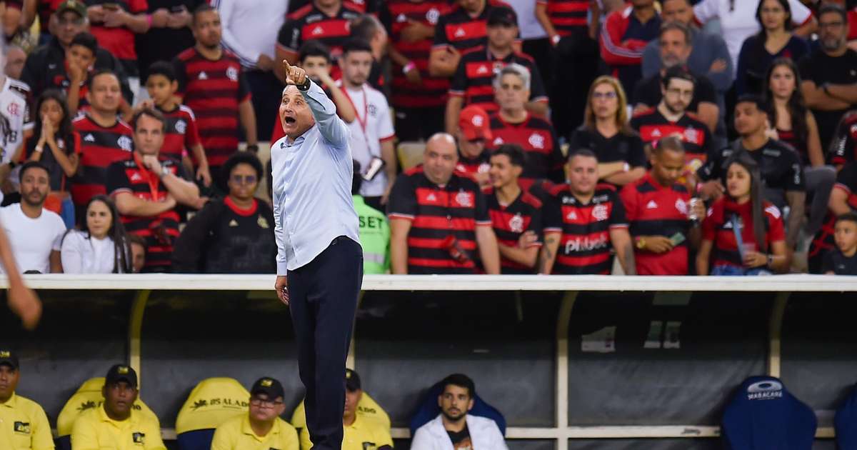 Tite destaca superioridade do Flamengo sobre o Palmeiras: placar não reflete atuação.