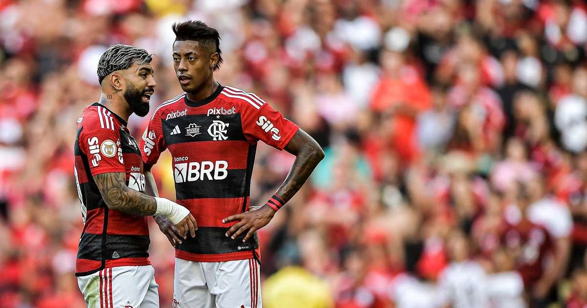 Gabigol e Bruno Henrique formam dupla titular pela terceira vez no Flamengo.