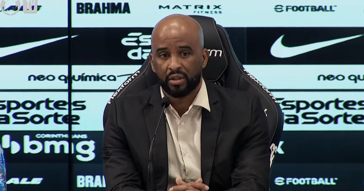 INACEITÁVEL! Dirigente do Corinthians faz duras críticas a arbitragem após pênalti não marcado em empate