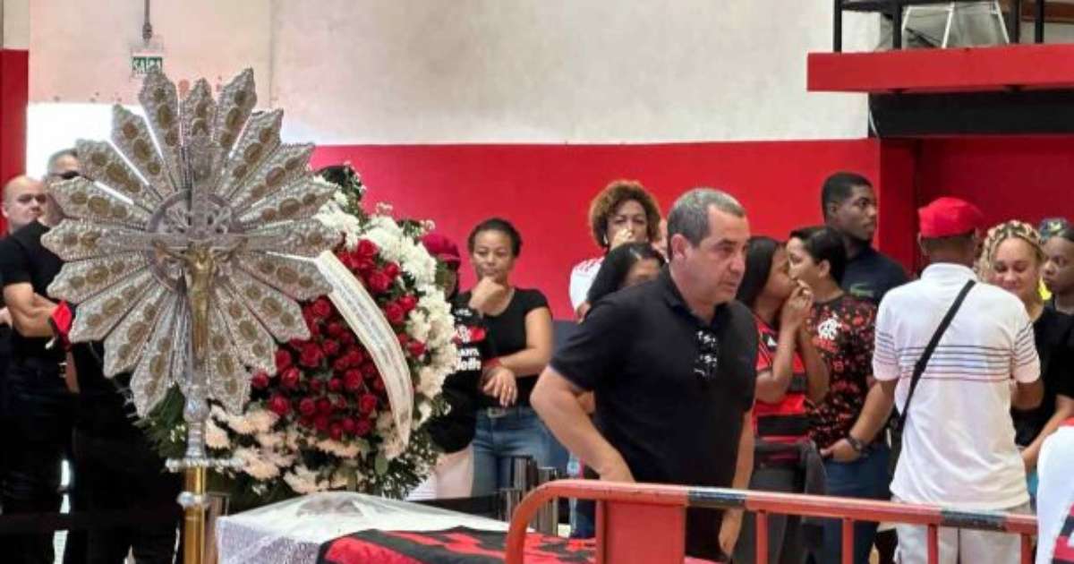 Homenagem a Adílio no Velório na Gávea