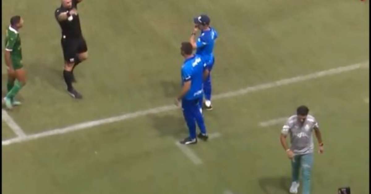 Expulsão de Abel Ferreira em jogo entre Palmeiras e Flamengo causa polêmica