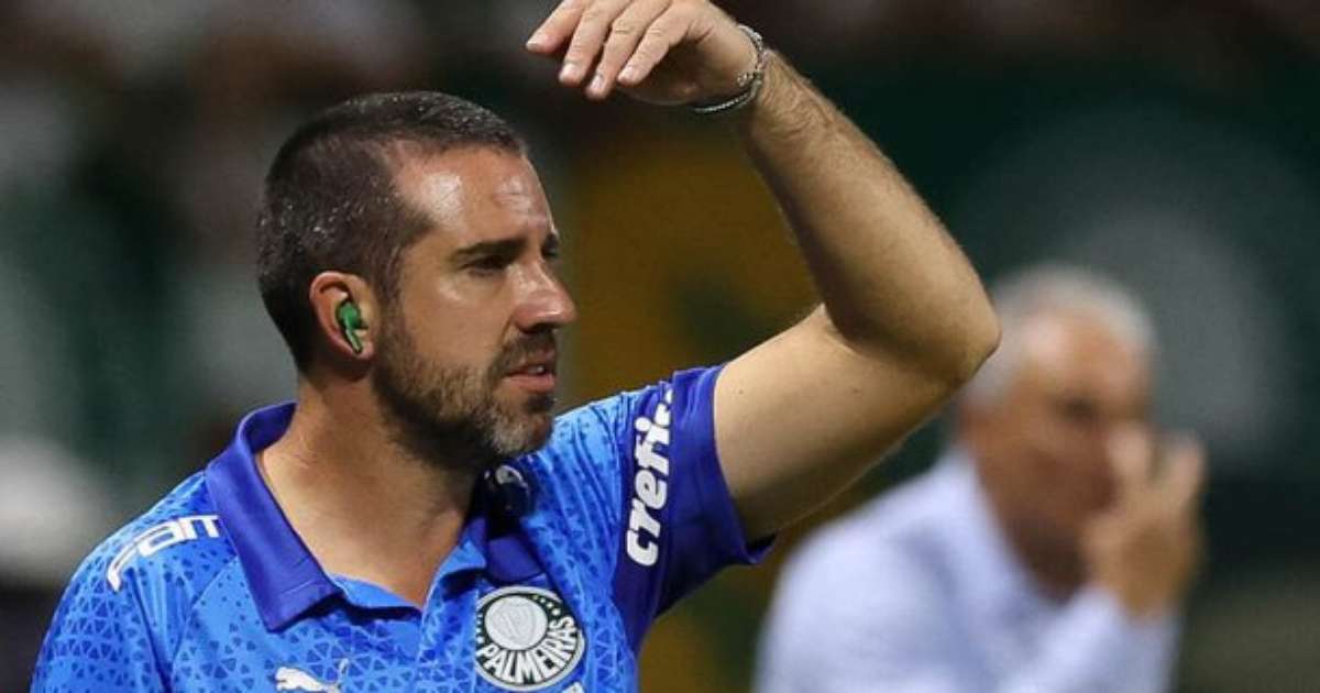 Auxiliar do Palmeiras critica atuação do árbitro Anderson Daronco em jogo decisivo.