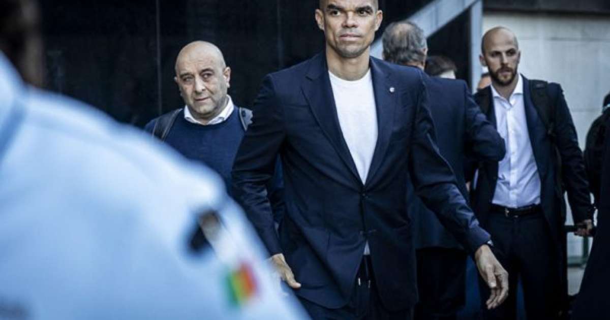 Pepe encerra carreira no futebol após anunciar aposentadoria do esporte.