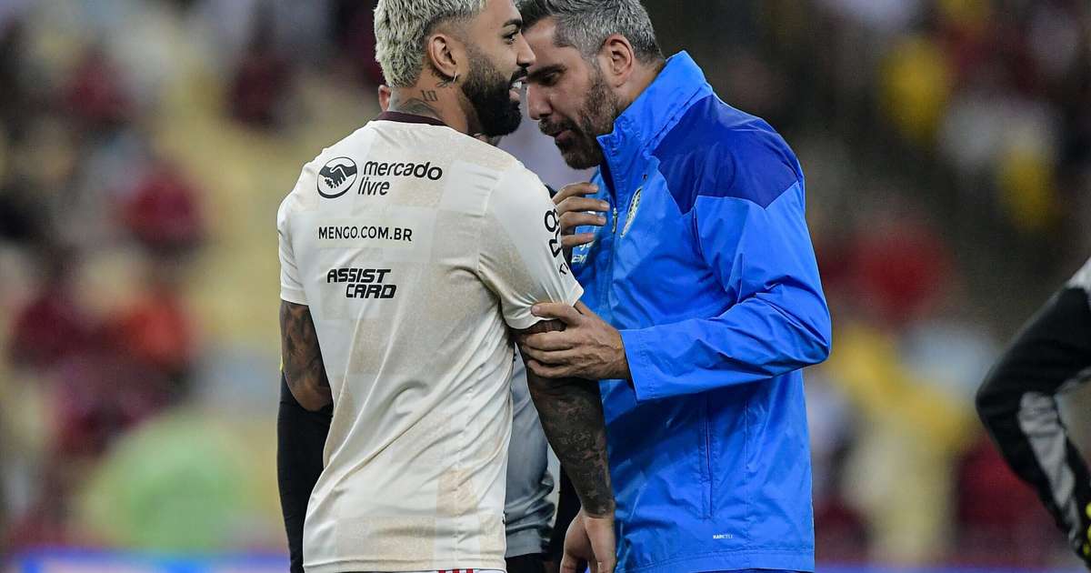 Gabigol responde torcedores do Flamengo após polêmica com camisa do Palmeiras