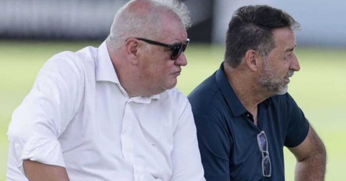 Ex-dirigente do Corinthians acusa crime e pede saída de Augusto Melo.