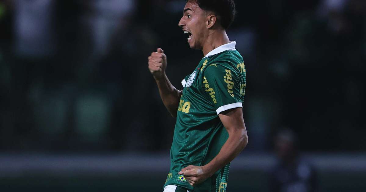 Renovado contrato, Vitor Reis se firma como titular na zaga do Palmeiras.