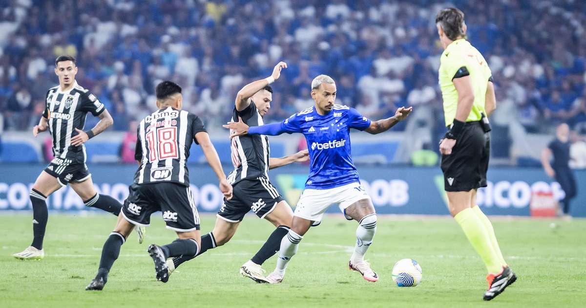 Empate entre Cruzeiro e Atlético no clássico no Mineirão agita torcedores.