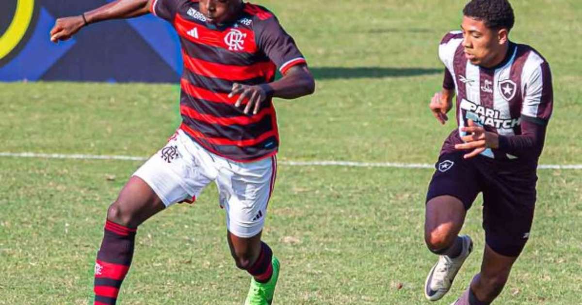 Treinamento profissional de futebol para Shola: mais oportunidades em campo