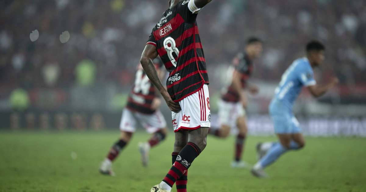 Gerson analisa lesão e planeja próximos jogos do Flamengo.
