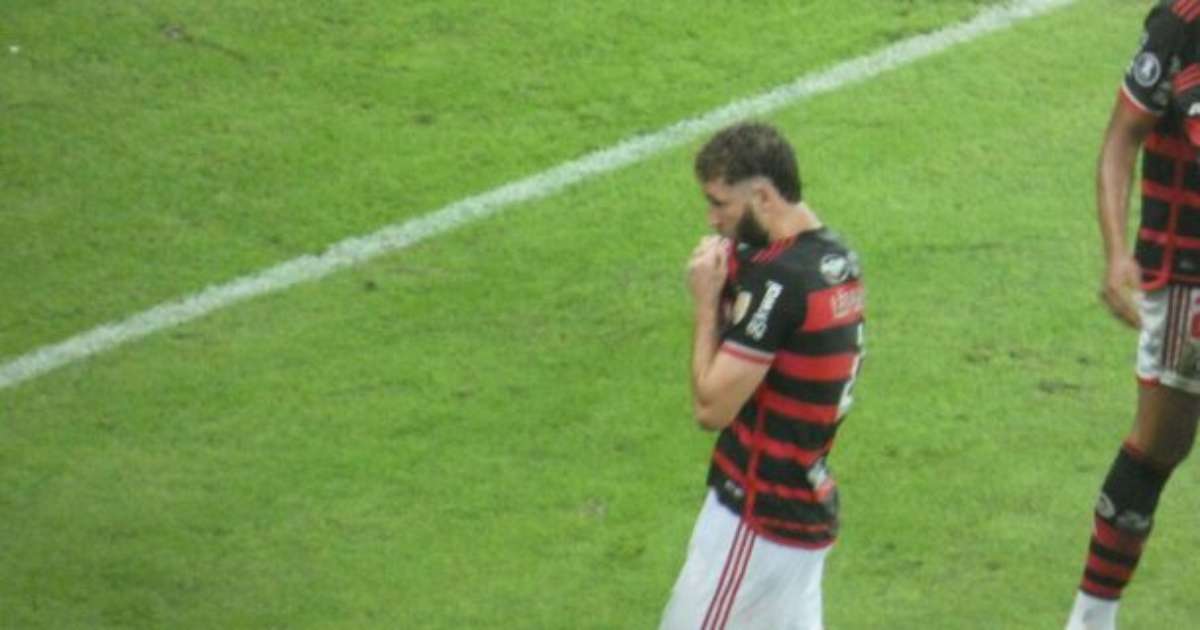 Flamengo busca vantagem maior em vitória valorizada por Léo Pereira.